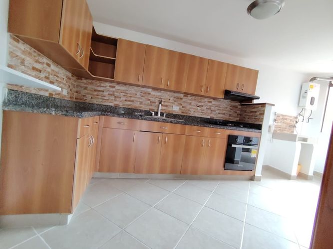 Apartamento de 3 alcobas en arriendo en Los Balsos, Medellín, 120 m² · foto 7 de 24