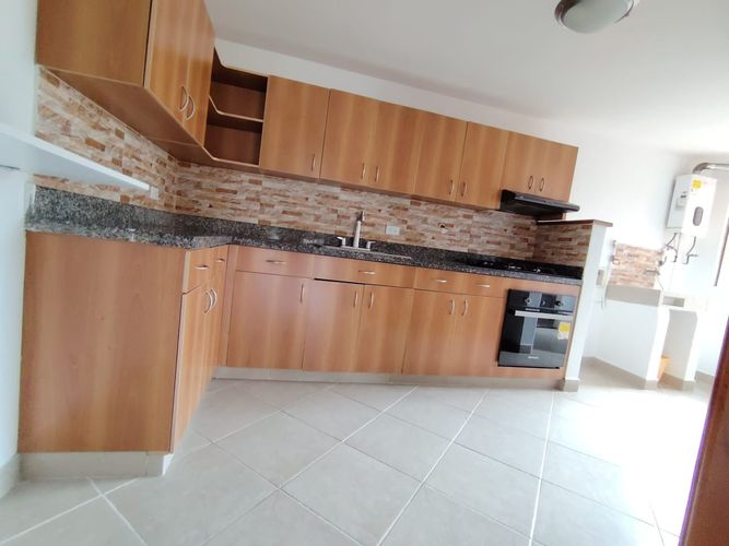 Apartamento de 3 alcobas en arriendo en Los Balsos, Medellín, 120 m² · foto 8 de 24