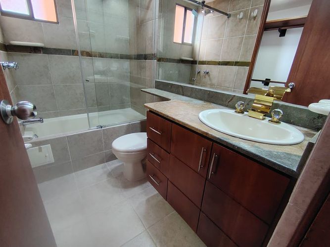 Apartamento de 3 alcobas en arriendo en Los Balsos, Medellín, 120 m² · foto 13 de 24