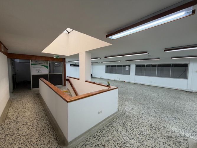 Oficina en arriendo en Prados Del Norte, Cali, 754 m² · foto 10 de 24
