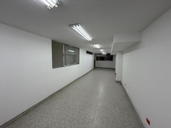 Oficina en arriendo en Prados Del Norte, Cali, 754 m² · foto 22 de 24