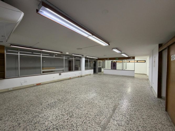 Oficina en arriendo en Prados Del Norte, Cali, 754 m² · foto 24 de 24