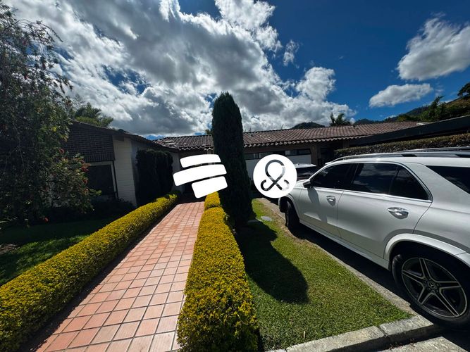 Casa de 3 alcobas en venta en Santa Elena, El Retiro, 429 m² · foto 2 de 24