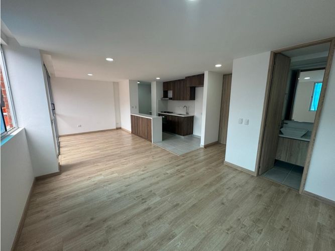 Apartamento de 2 alcobas en venta en San Jose, Sabaneta, 70 m² · foto 3 de 11