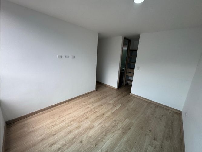 Apartamento de 2 alcobas en venta en San Jose, Sabaneta, 70 m² · foto 9 de 11