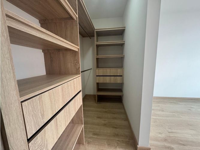 Apartamento de 2 alcobas en venta en San Jose, Sabaneta, 70 m² · foto 10 de 11