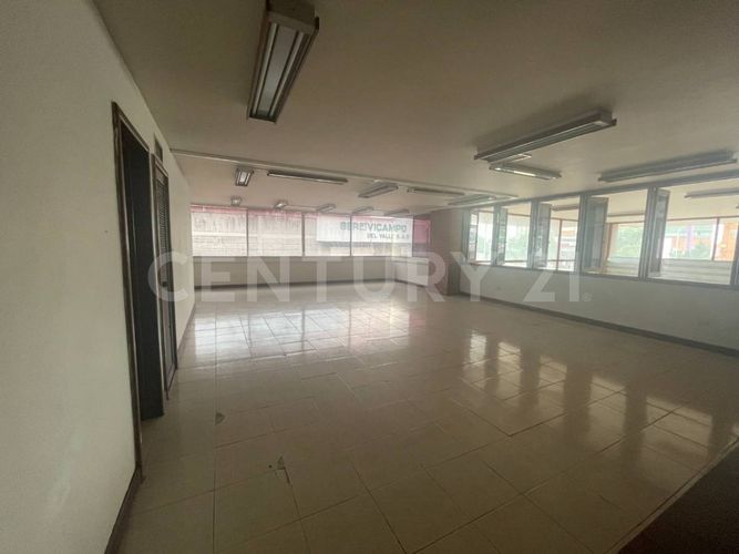 Local en venta en Evaristo Garcia, Cali, 4000 m² · foto 15 de 24