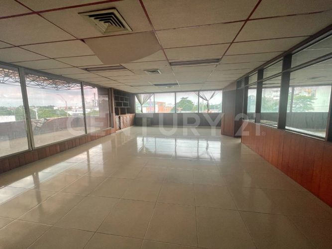 Local en venta en Evaristo Garcia, Cali, 4000 m² · foto 17 de 24