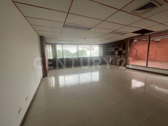 Local en venta en Evaristo Garcia, Cali, 4000 m² · foto 18 de 24