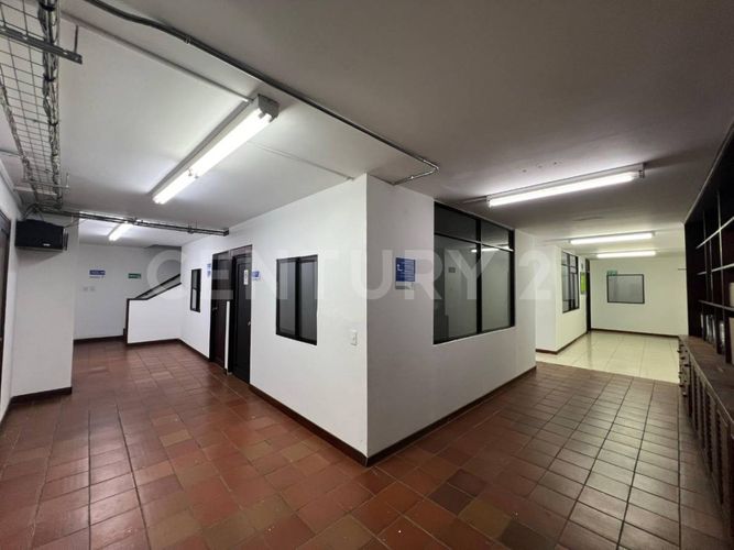 Local en venta en Evaristo Garcia, Cali, 4000 m² · foto 20 de 24