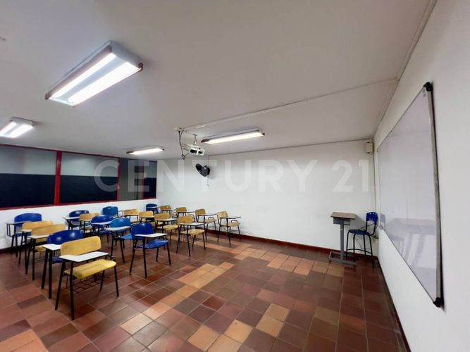 Local en venta en Evaristo Garcia, Cali, 4000 m² · foto 22 de 24