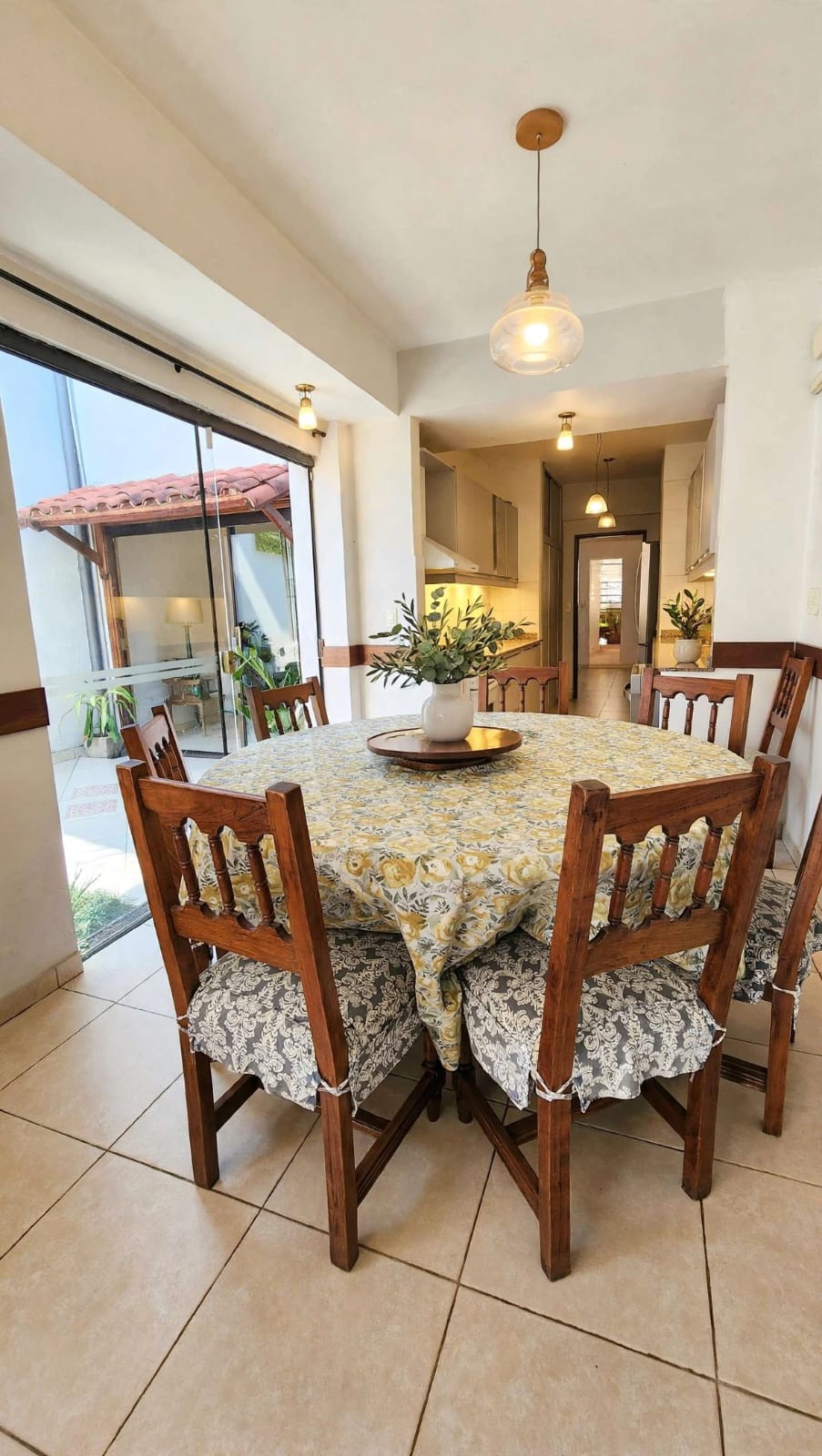 EN VENTA  HERMOSO Y AMPLIO DÚPLEX CON 4 DORMITORIOS + ÁREA DE SERVICIO COMPLETA EN MBURUCUYÁ‼️ — foto 2