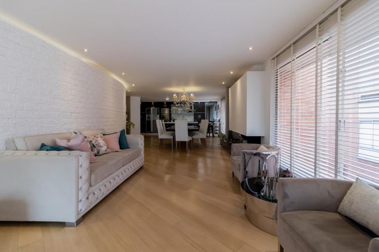 Apartamento de 3 alcobas en venta en Chico Norte, Bogotá, 205 m² · foto 4 de 24