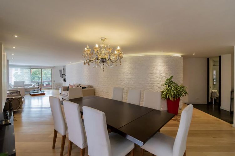 Apartamento de 3 alcobas en venta en Chico Norte, Bogotá, 205 m² · foto 5 de 24