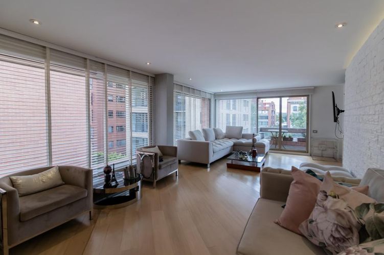 Apartamento de 3 alcobas en venta en Chico Norte, Bogotá, 205 m² · foto 6 de 24