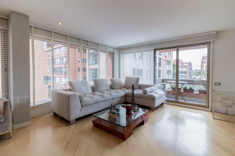 Apartamento de 3 alcobas en venta en Chico Norte, Bogotá, 205 m² · foto 7 de 24