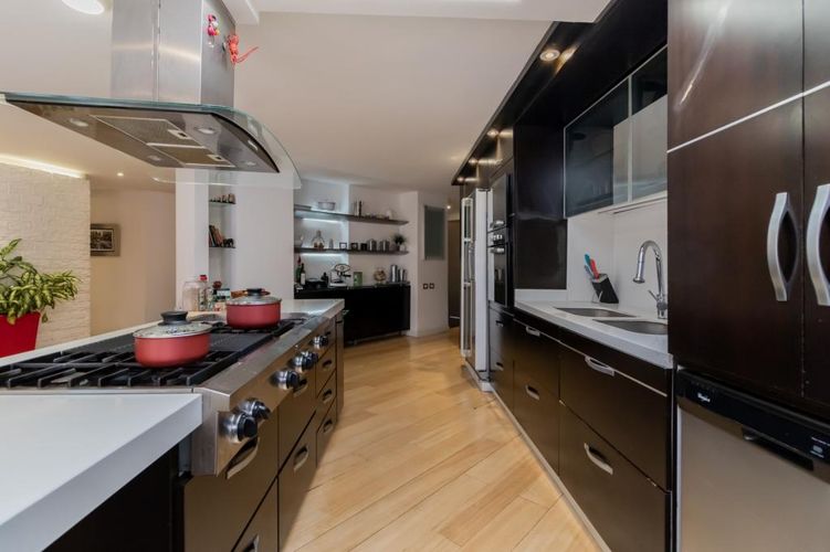 Apartamento de 3 alcobas en venta en Chico Norte, Bogotá, 205 m² · foto 9 de 24
