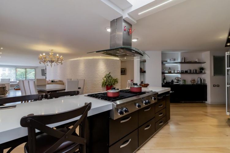 Apartamento de 3 alcobas en venta en Chico Norte, Bogotá, 205 m² · foto 13 de 24