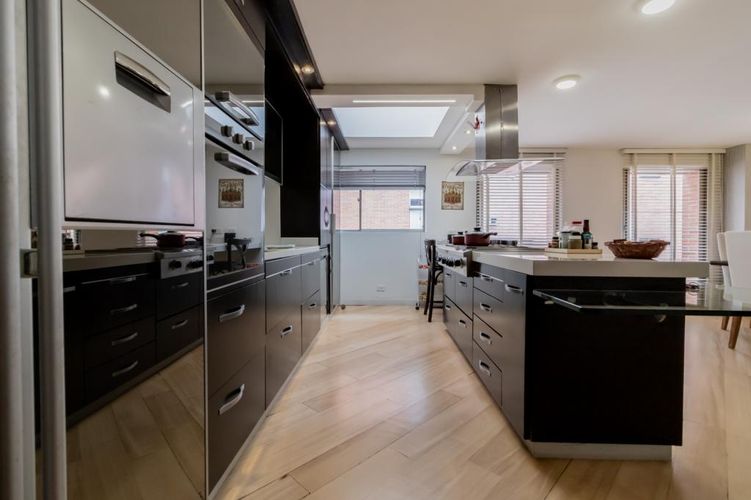 Apartamento de 3 alcobas en venta en Chico Norte, Bogotá, 205 m² · foto 14 de 24