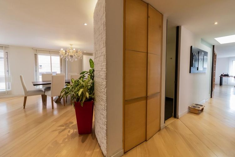 Apartamento de 3 alcobas en venta en Chico Norte, Bogotá, 205 m² · foto 16 de 24