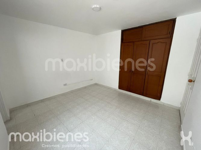 Casa de 3 alcobas en venta en Caicedo, Medellín, 150 m² · foto 3 de 11