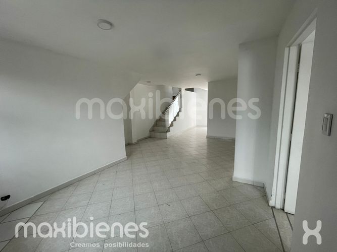 Casa de 3 alcobas en venta en Caicedo, Medellín, 150 m² · foto 8 de 11