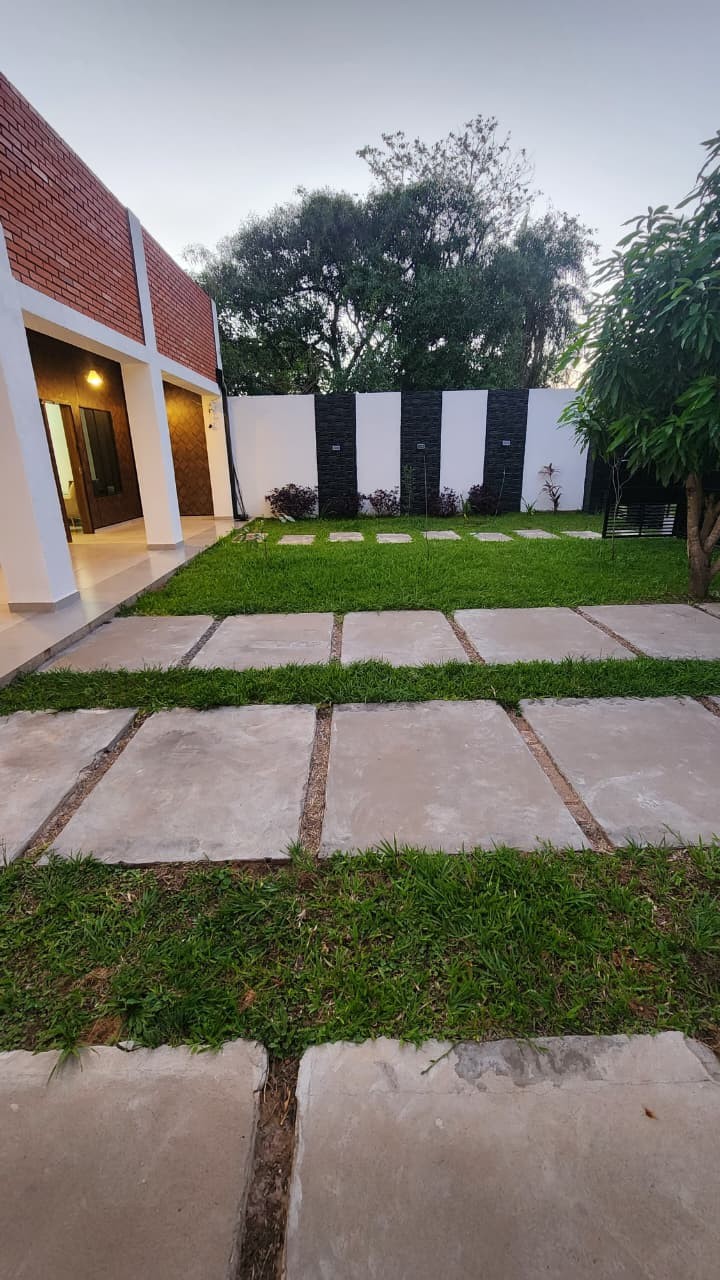 EN VENTA HERMOSA  CASA CON 4 DORMITORIOS + AREA DE SERVICIO EN SAN BERNARDINO — foto 3
