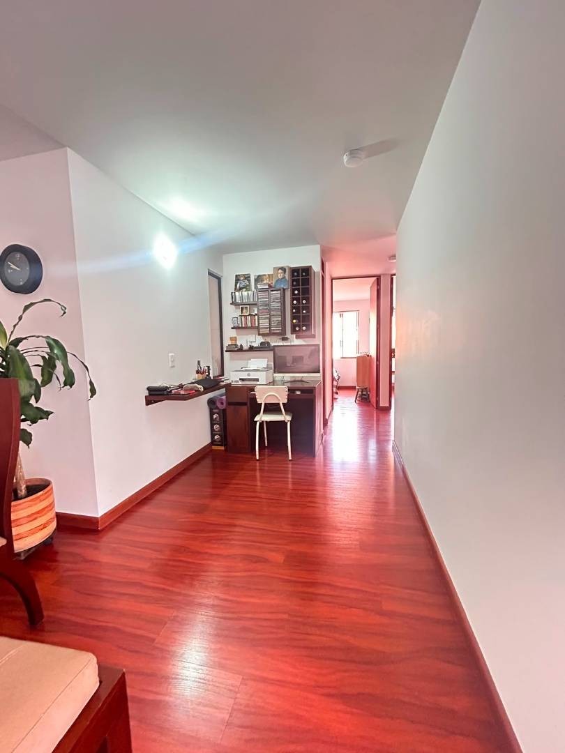 Apartamento en venta en Portales Del Norte, Bogotá · foto 8 de 24