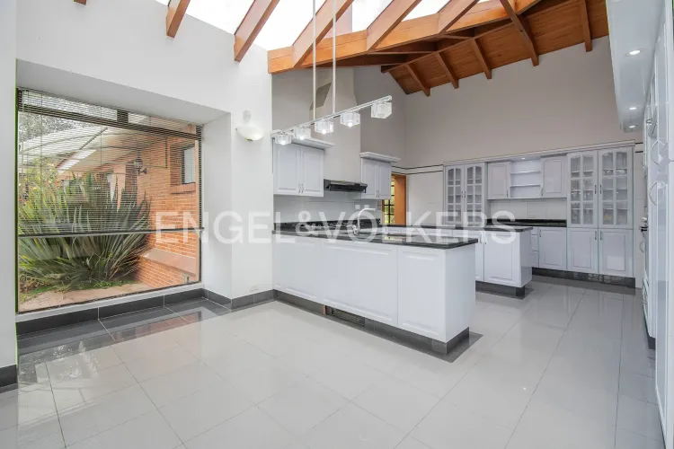 Casa de 4 alcobas en venta en Guaymaral, Bogotá, 458 m² · foto 5 de 20