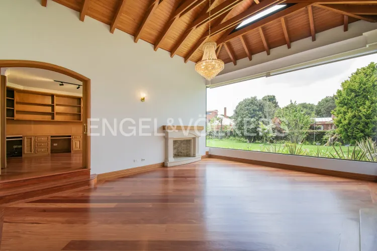 Casa de 4 alcobas en venta en Guaymaral, Bogotá, 458 m² · foto 2 de 20