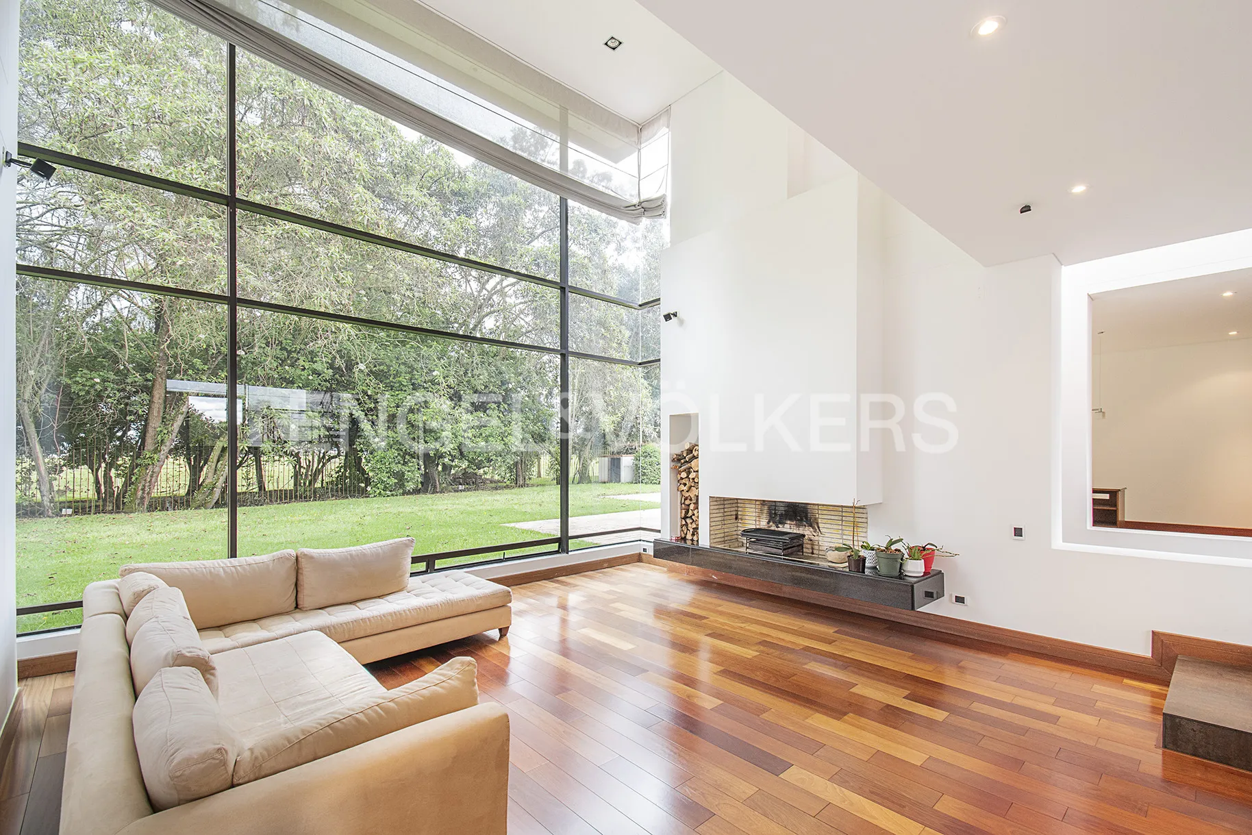Casa en venta en Guaymaral, Bogotá · foto 2 de 18