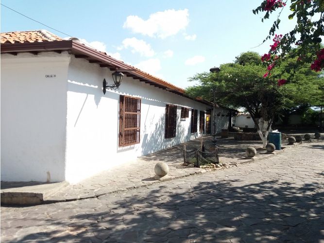 Casa de 1 alcoba en venta en La Aurora, Girón, 450 m² · foto 2 de 24