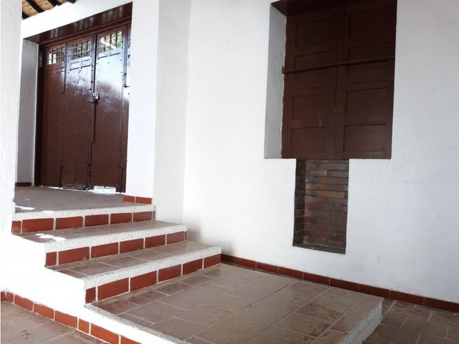 Casa de 1 alcoba en venta en La Aurora, Girón, 450 m² · foto 12 de 24