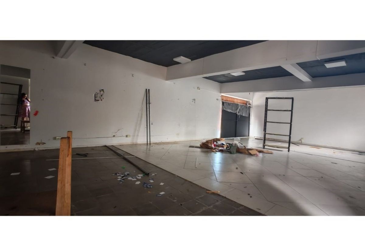 En Alquiler dep´´osito industral con salon de ventas incluido, con salida a 3 calles y fácil acceso a la Avenida Mariscal Estigarribia — foto 3