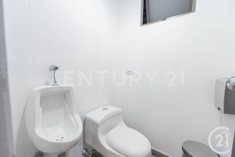 Oficina en venta en San Lucas, Medellín, 273 m² · foto 18 de 20