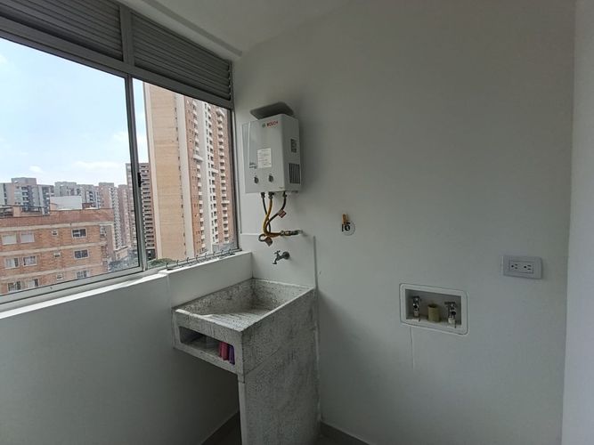 Apartamento de 3 alcobas en arriendo en Las Lomitas, Sabaneta, 80 m² · foto 3 de 17
