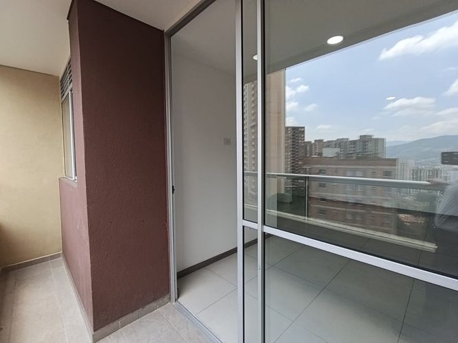 Apartamento de 3 alcobas en arriendo en Las Lomitas, Sabaneta, 80 m² · foto 4 de 17