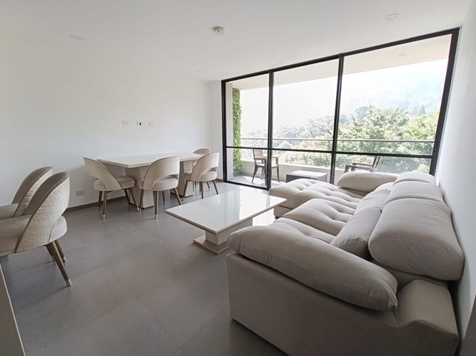 Apartamento de 2 alcobas en arriendo en Loma Del Escobero, Envigado, 85 m² · foto 3 de 13