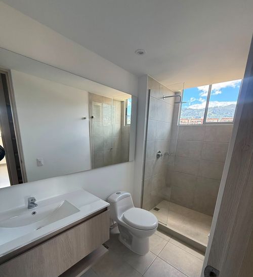 Apartamento de 3 alcobas en arriendo en Las Vegas, Envigado, 90 m² · foto 9 de 11