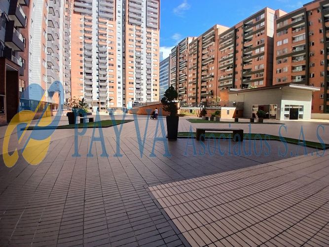 Apartamento de 3 alcobas en arriendo en Ciudad Del Río, Medellín, 83 m² · foto 2 de 16