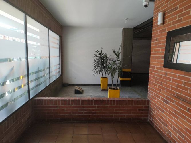 Apartaestudio en venta en Cedritos, Bogotá, 35 m² · foto 3 de 24