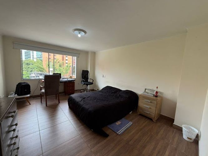 Apartamento de 4 alcobas en arriendo en Milla De Oro, Medellín, 220 m² · foto 12 de 18