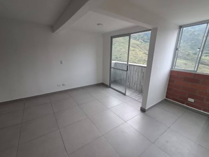Apartamento de 2 alcobas en venta en Ciudadela Del Norte, Bello, 54 m² · foto 4 de 14