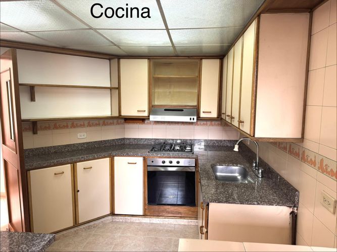 Apartamento de 3 alcobas en venta en Alhambra, Bogotá, 122 m² · foto 4 de 15