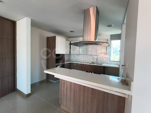 Apartamento en arriendo en Lalinde, Medellín · foto 2 de 24