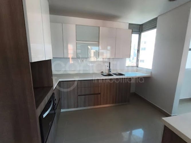 Apartamento en arriendo en Lalinde, Medellín · foto 3 de 24
