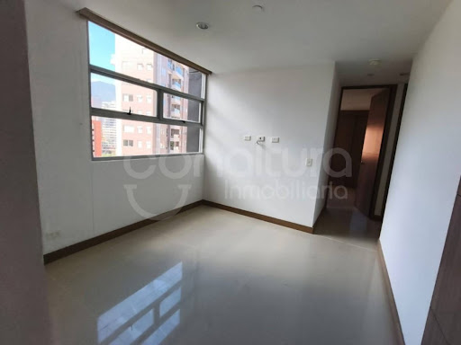 Apartamento en arriendo en Lalinde, Medellín · foto 11 de 24
