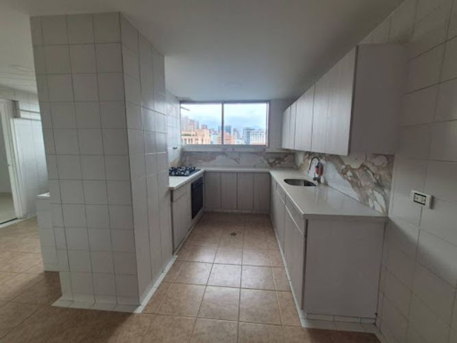 Apartamento de 3 alcobas en arriendo en Patio Bonito, Medellín, 170 m² · foto 2 de 24