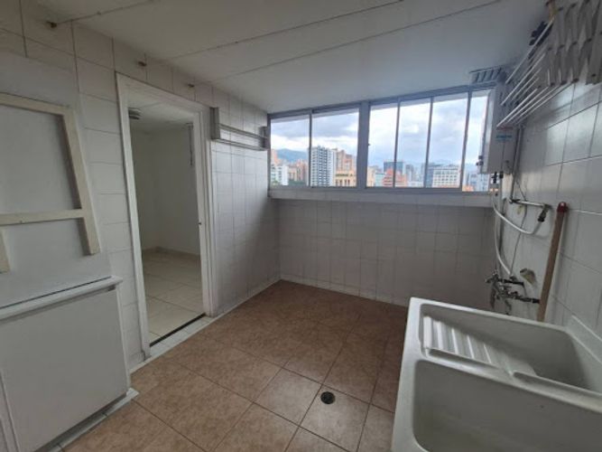 Apartamento de 3 alcobas en arriendo en Patio Bonito, Medellín, 170 m² · foto 3 de 24