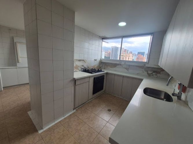 Apartamento de 3 alcobas en arriendo en Patio Bonito, Medellín, 170 m² · foto 4 de 24